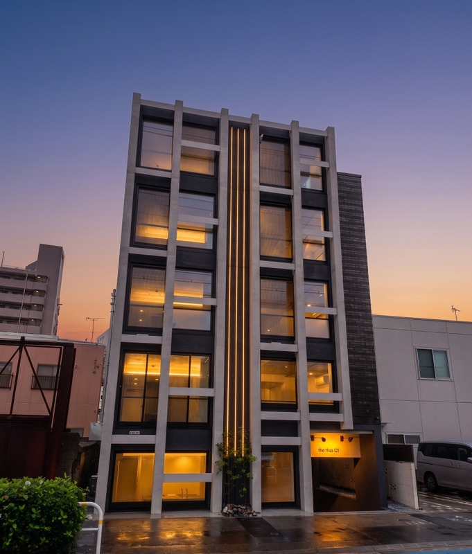 建物外観　昼夜で表情の異なるファサード