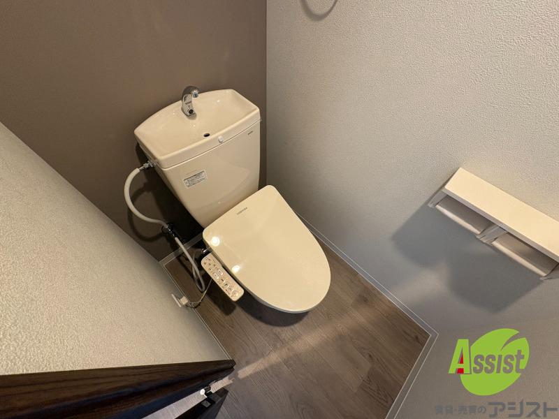 トイレ　こちらはトイレです。清潔感があり、安心して使用できます。