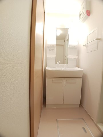 洗面設備　使いやすい洗面所です
