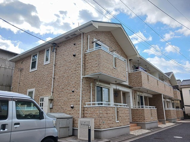 建物外観　落ち着いた雰囲気の外観です