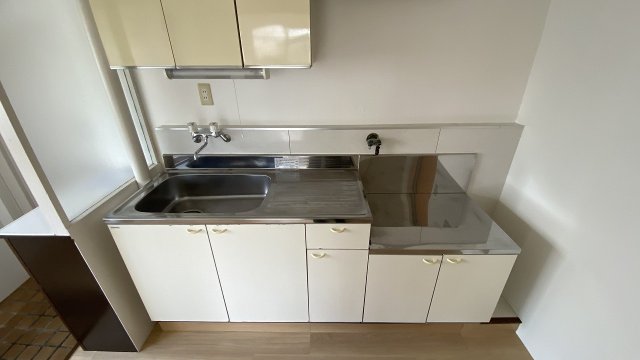 キッチン　写真は同マンションの他のお部屋のものです