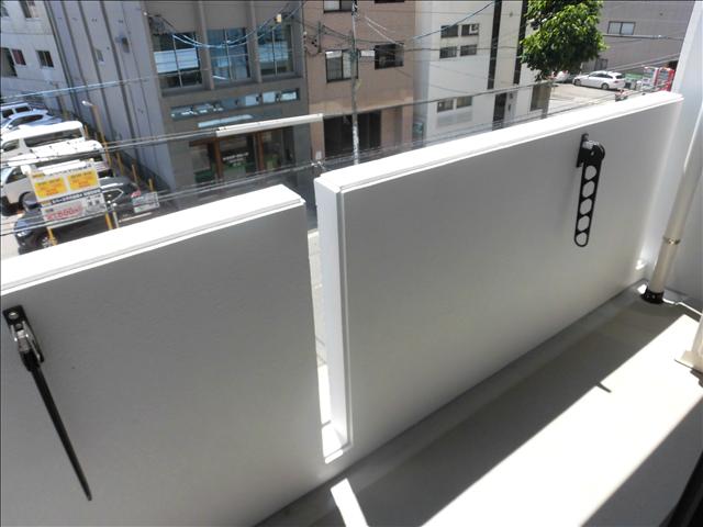 バルコニー　日当たりのよいベランダです