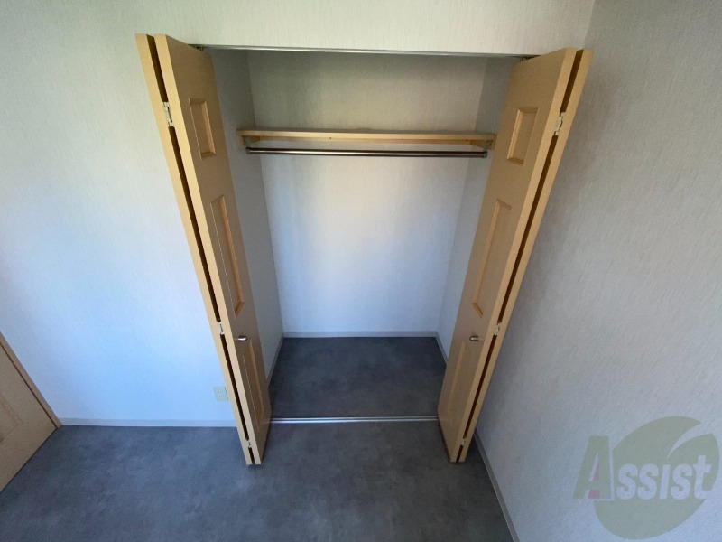 収納　寝室の収納です。部屋がすっきり片付きます。