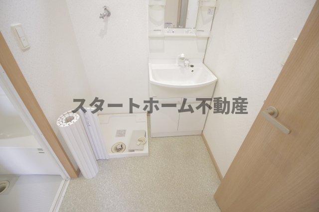 洗面設備　コンパクトで使いやすい洗面所