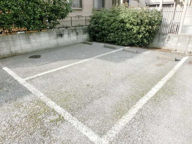 駐車場　敷地内駐車場