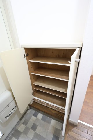収納　シューズボックス