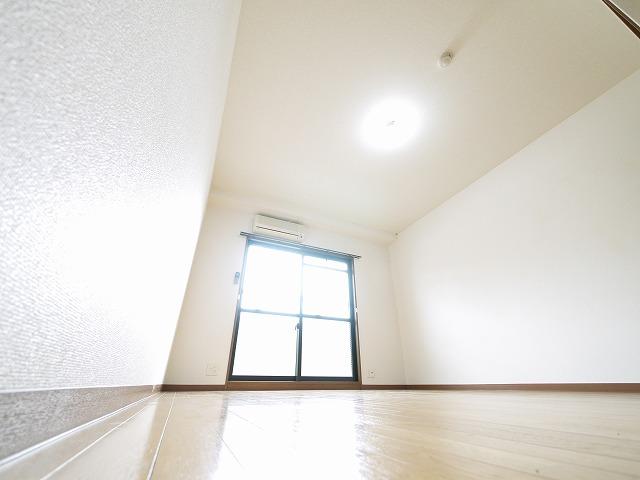 その他部屋・スペース　明るい洋室です。