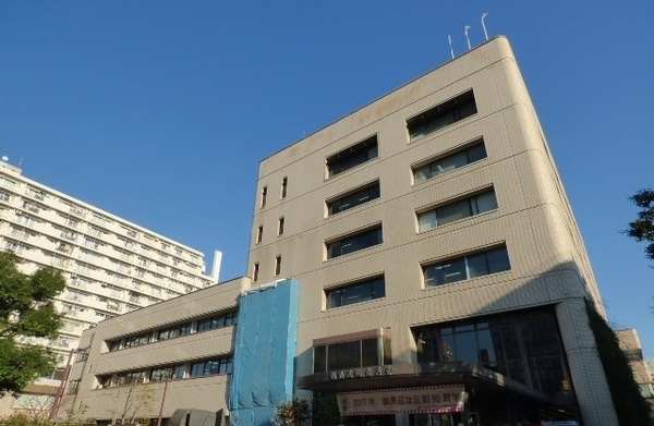 役所　横浜市鶴見区役所（役所）まで239m