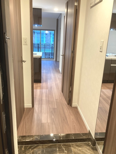 玄関　※写真は同タイプ住戸です。