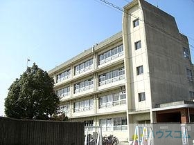 中学校　平田中学校（中学校）まで350m
