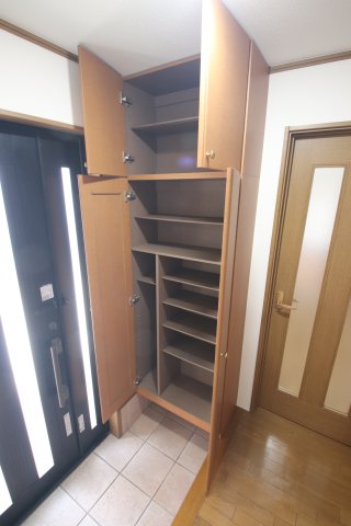 収納　シューズボックス