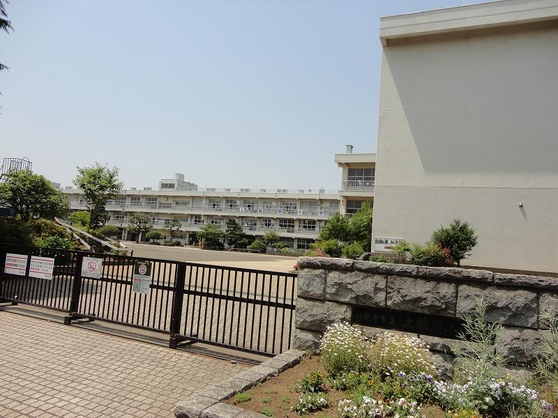 小学校　相模原市立上鶴間小学校（小学校）まで579m