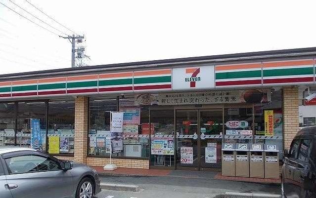 コンビニ　セブンイレブン（コンビニ）まで1600m