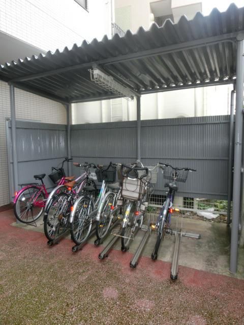 その他共有部分　屋根付き駐輪場