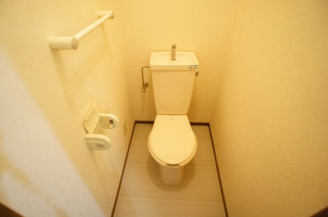 ジュネスハイカムールのトイレ写真