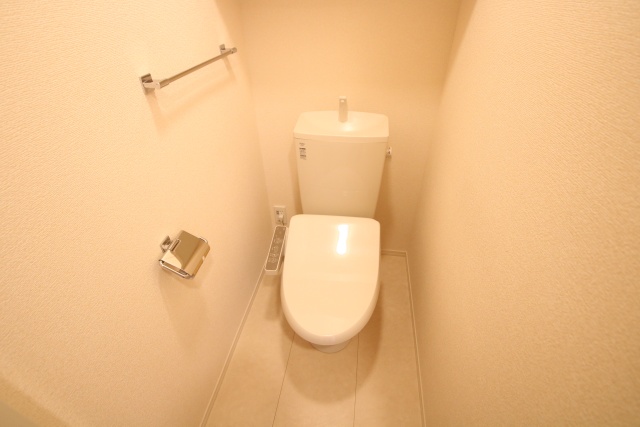 トイレ　※同建物内別室の参考写真です