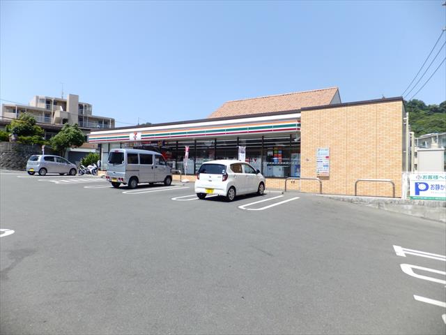 コンビニ　セブンイレブン（コンビニ）まで1209m