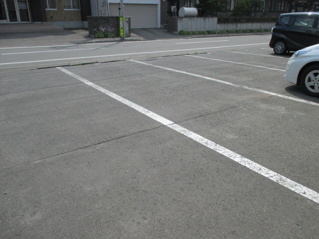 駐車場　駐車場
