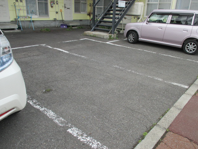 駐車場　駐車場