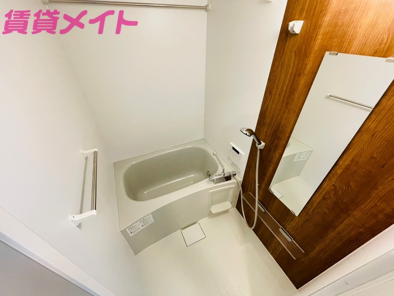 バス・シャワールーム　同型参考写真
