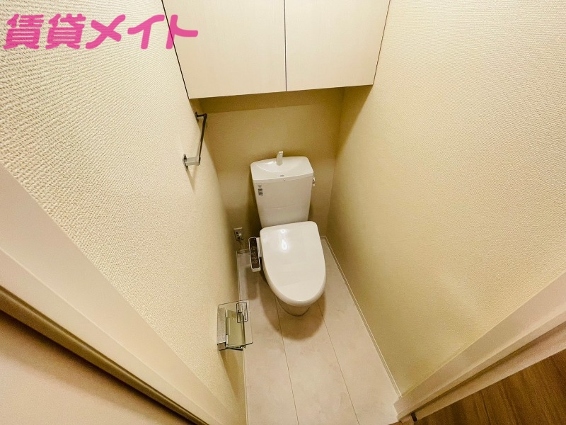 トイレ　同型参考写真