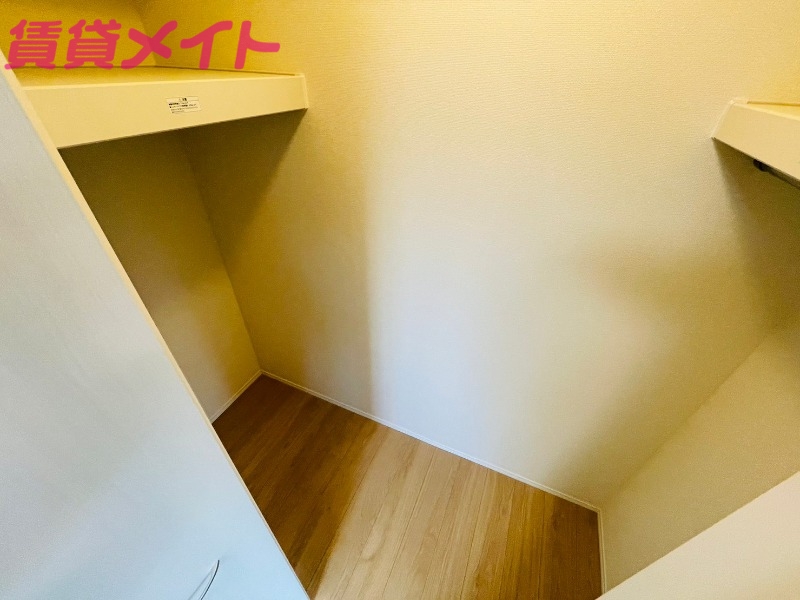 収納　同型参考写真