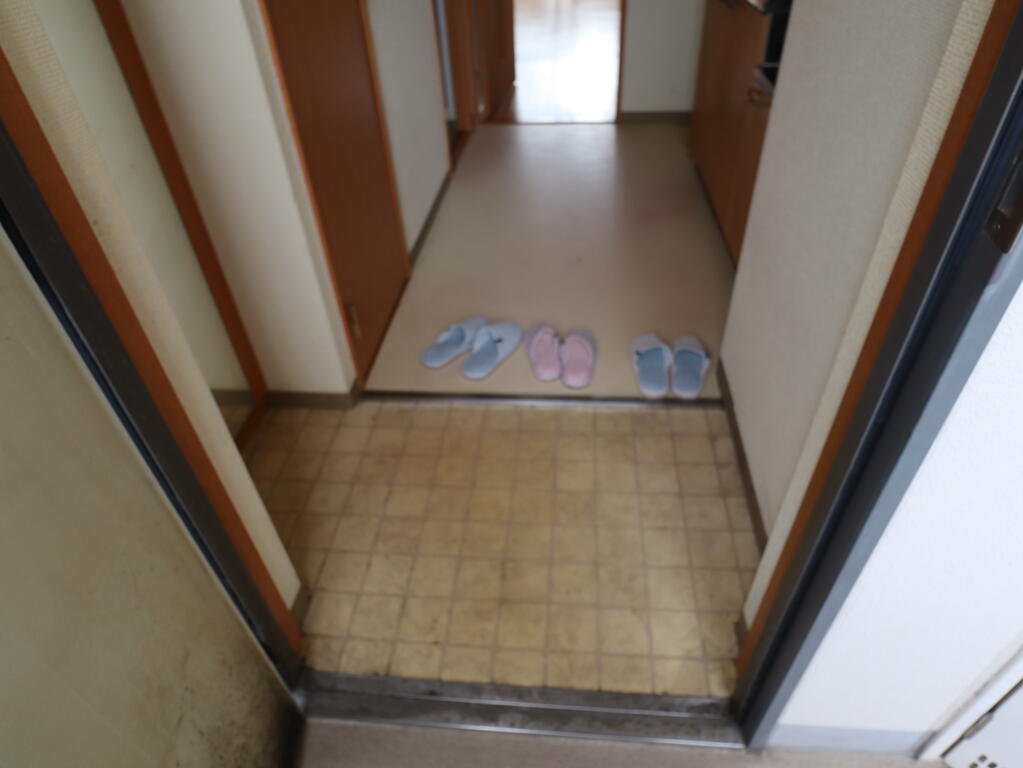アスティオン深草の玄関写真