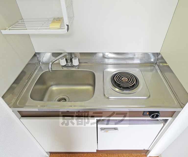 キッチン　お部屋によってコンロ等異なります