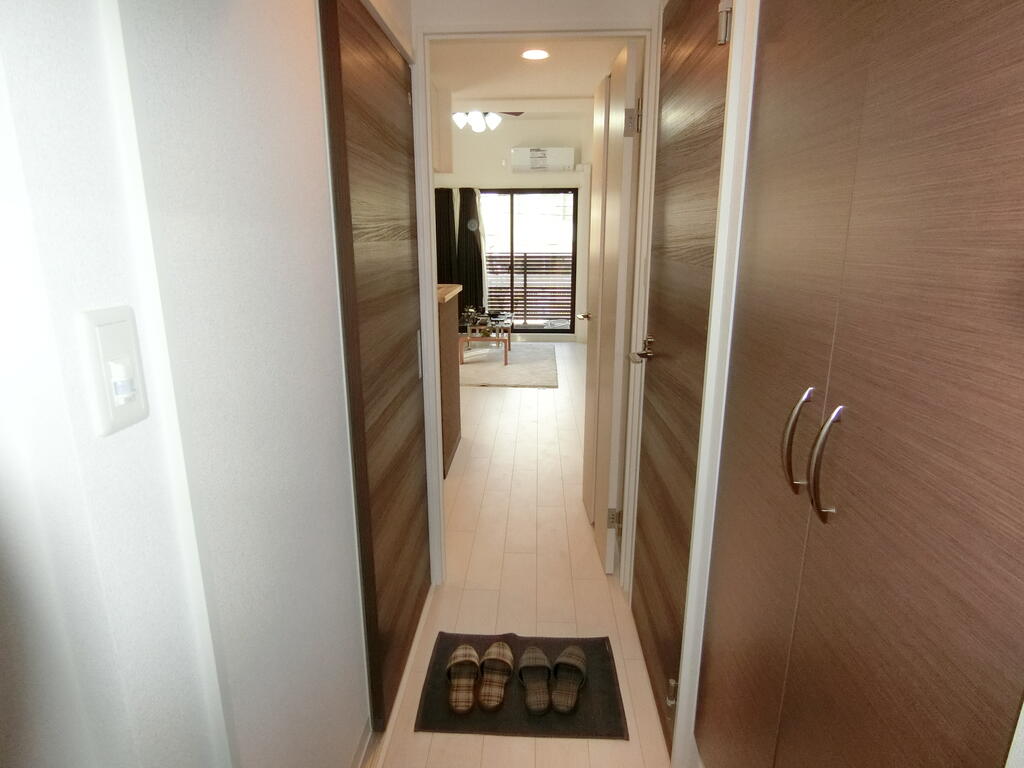 玄関　モデルルームの写真です※家具家電は付きません