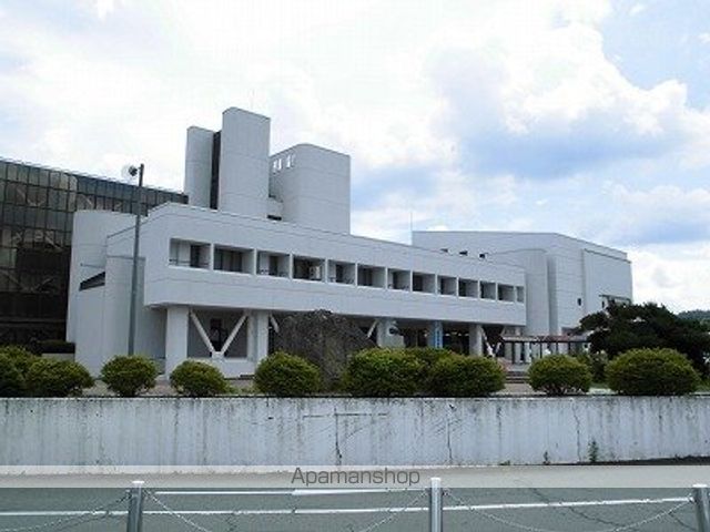 役所　上山市役所（役所）まで1600m