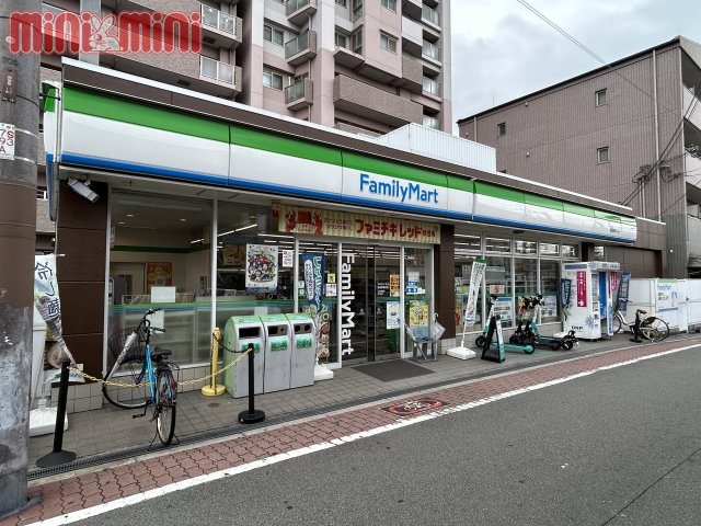 コンビニ　ファミリーマート　加島駅東口店（コンビニ）まで52m