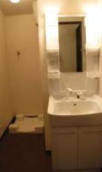 洗面設備　使いやすい独立洗面台です