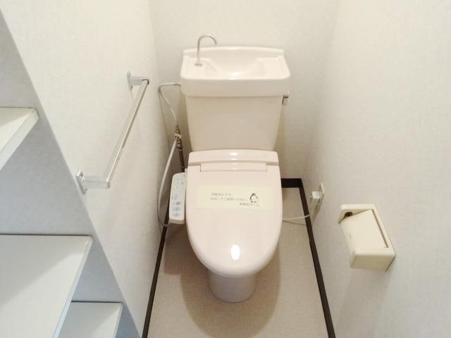 トイレ　清潔感あるトイレ