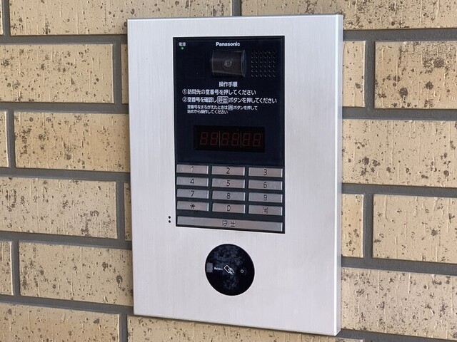ロビー　オートロック