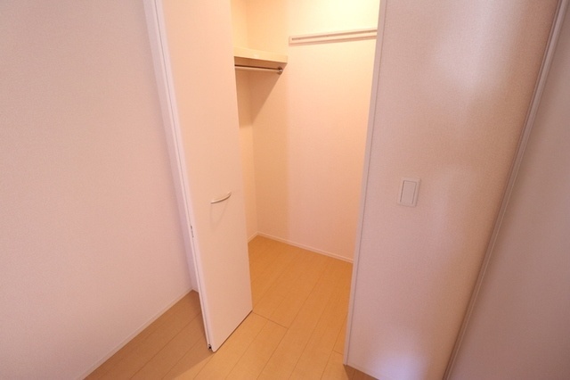 収納　同物件別部屋