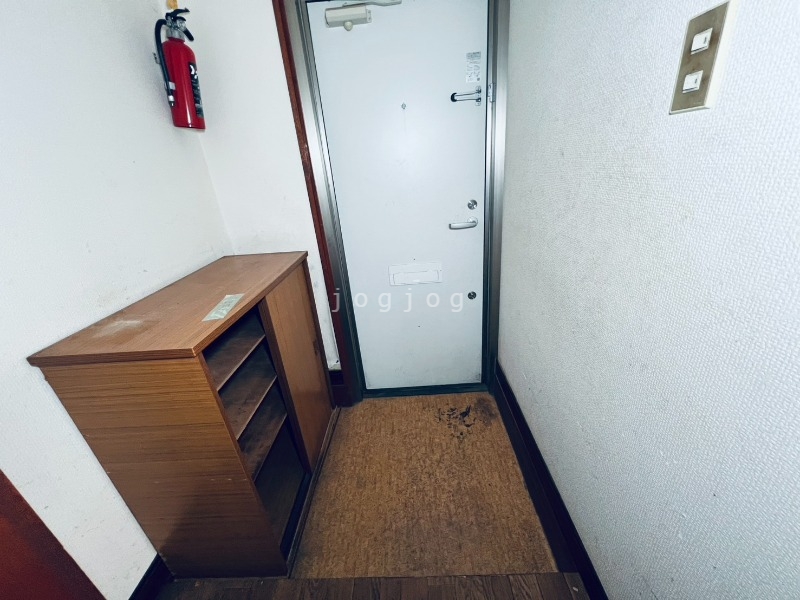 玄関　ゆったりとした玄関です。