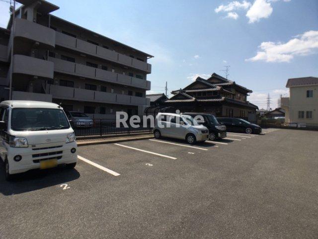 駐車場　駐車場