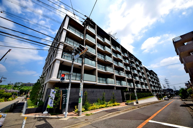 建物外観　～青い空、白い雲っ～