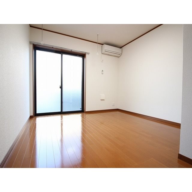 居室・リビング　同建物別部屋の画像です
