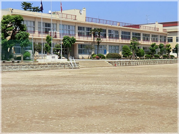 中学校　野田市立第一中学校（中学校）まで598m