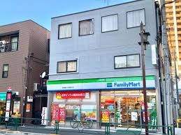 コンビニ　ファミリーマート北新宿店（コンビニ）まで118m