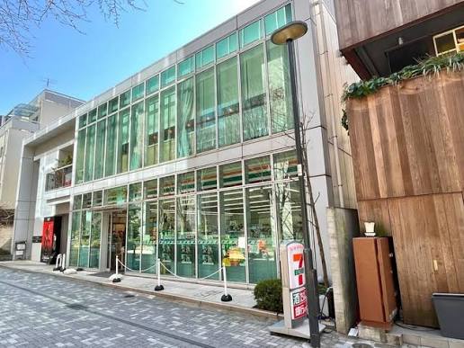 コンビニ　セブンイレブン六本木7丁目店（コンビニ）まで157m