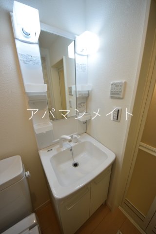 洗面設備　脱衣スペースもあります