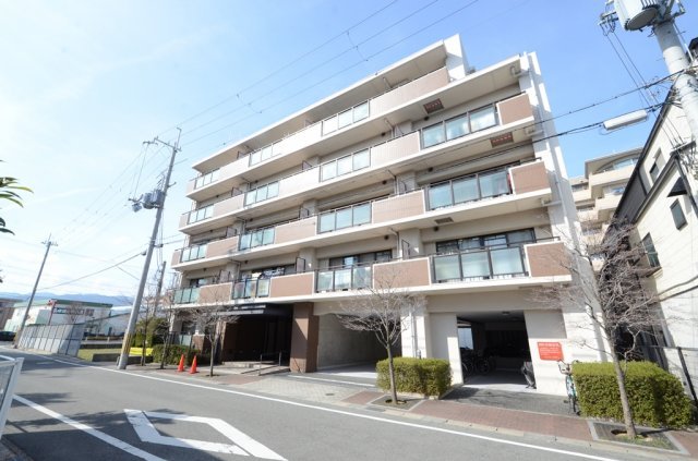 建物外観　エレベーターあります♪