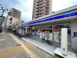 コンビニ　ローソン 六本松大通り店（コンビニ）まで355m