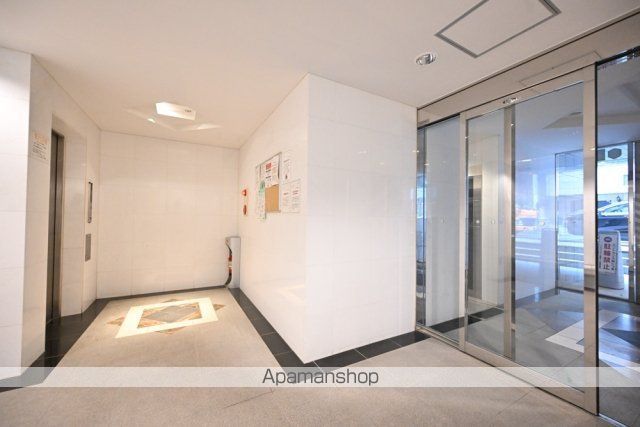 都営浅草線 宝町駅 徒歩4分 13階建 築22年の外観写真