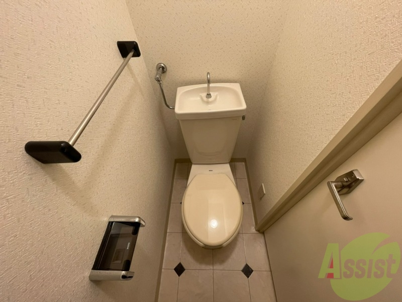 トイレ　こちらはトイレです。清潔感があり、安心して使用できます。