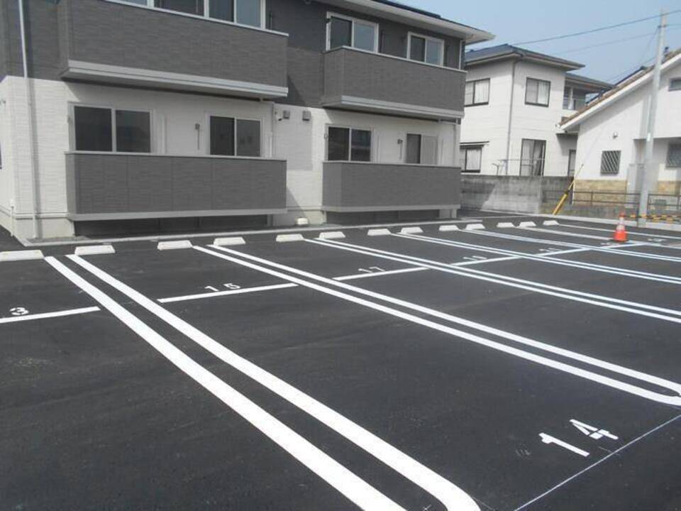駐車場　駐車場
