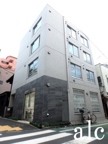 建物外観　コンクリートデザイナーズマンション　駅1分でも静かな室内です