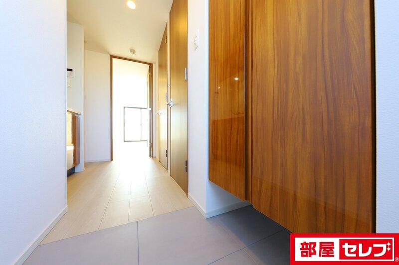 S-RESIDENCE堀田Northの玄関写真